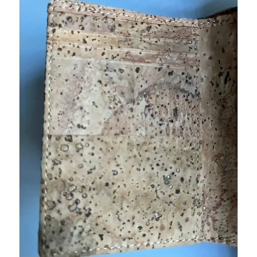 doshi cork trifold
